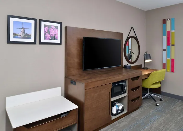 Hampton Inn & Suites Adrian, Mi