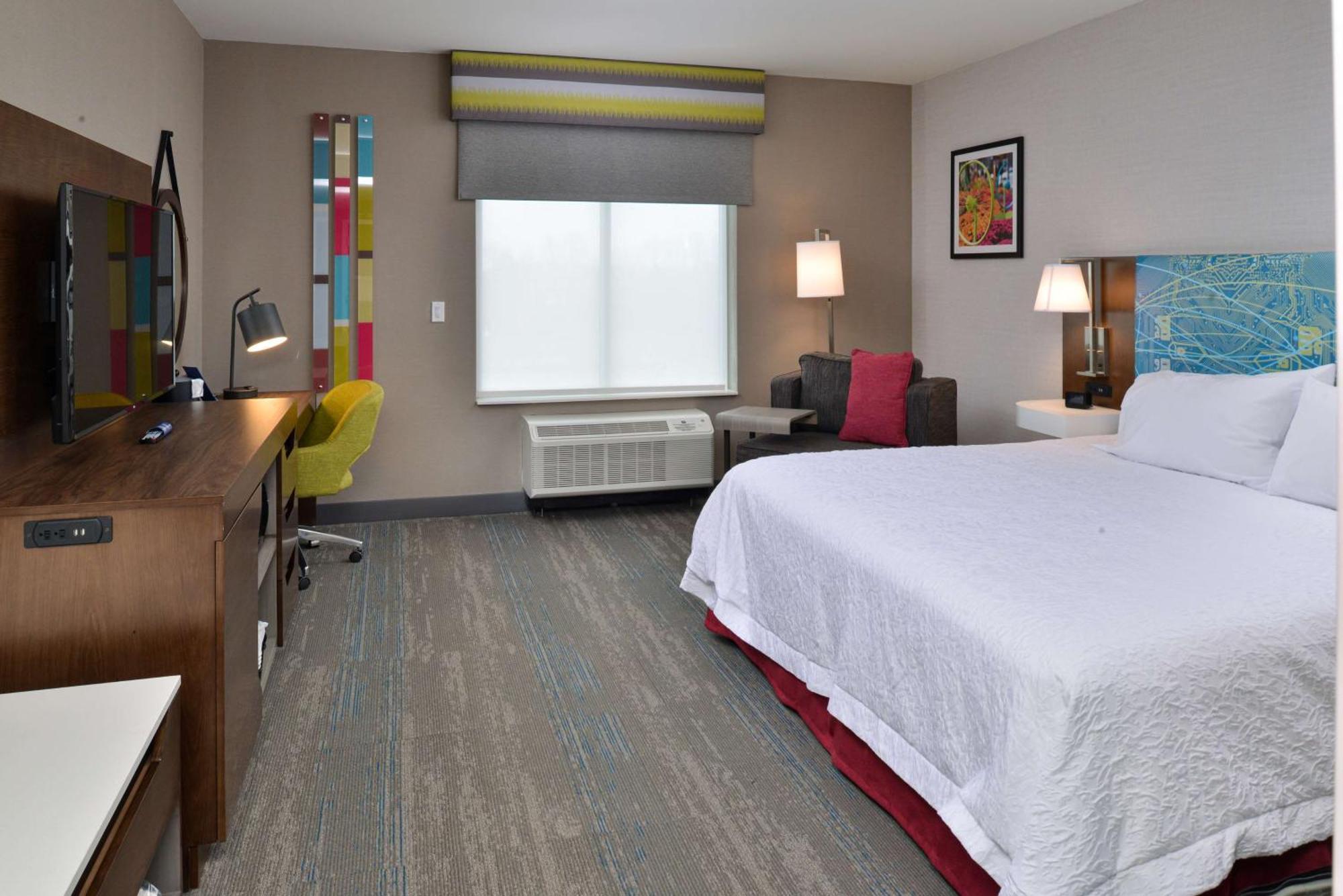 Hampton & Adrian, Mi Hotel