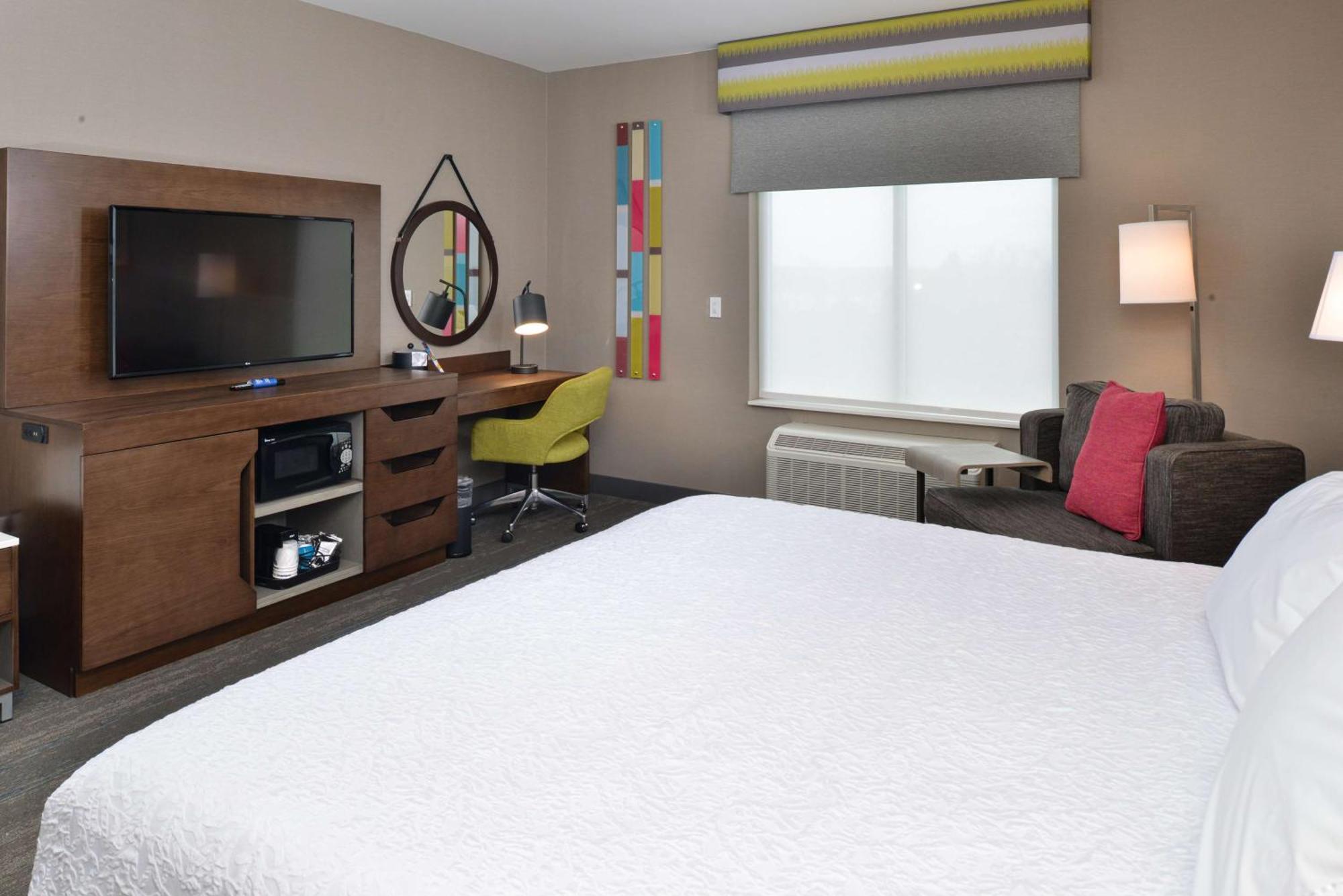 Hampton & Adrian, Mi Hotel 3*